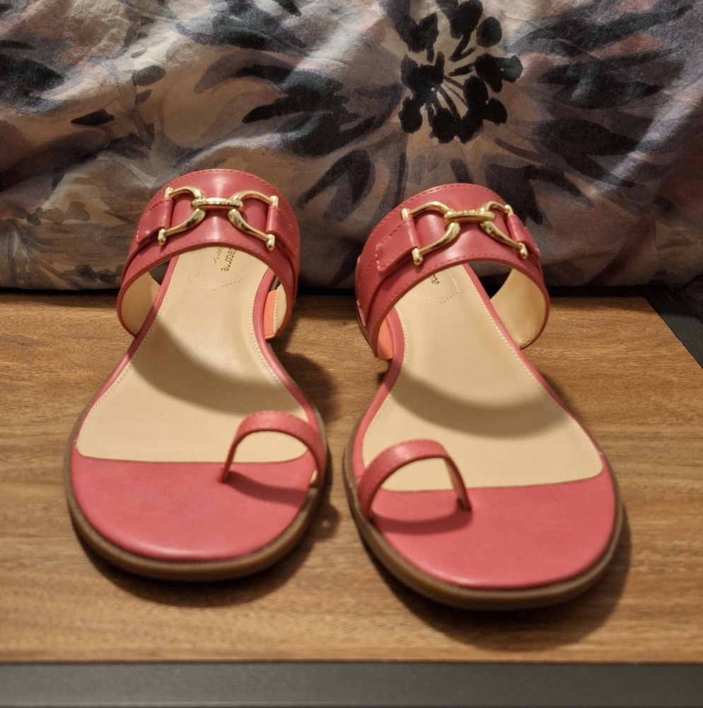 Liz claiborne size 11 sandals